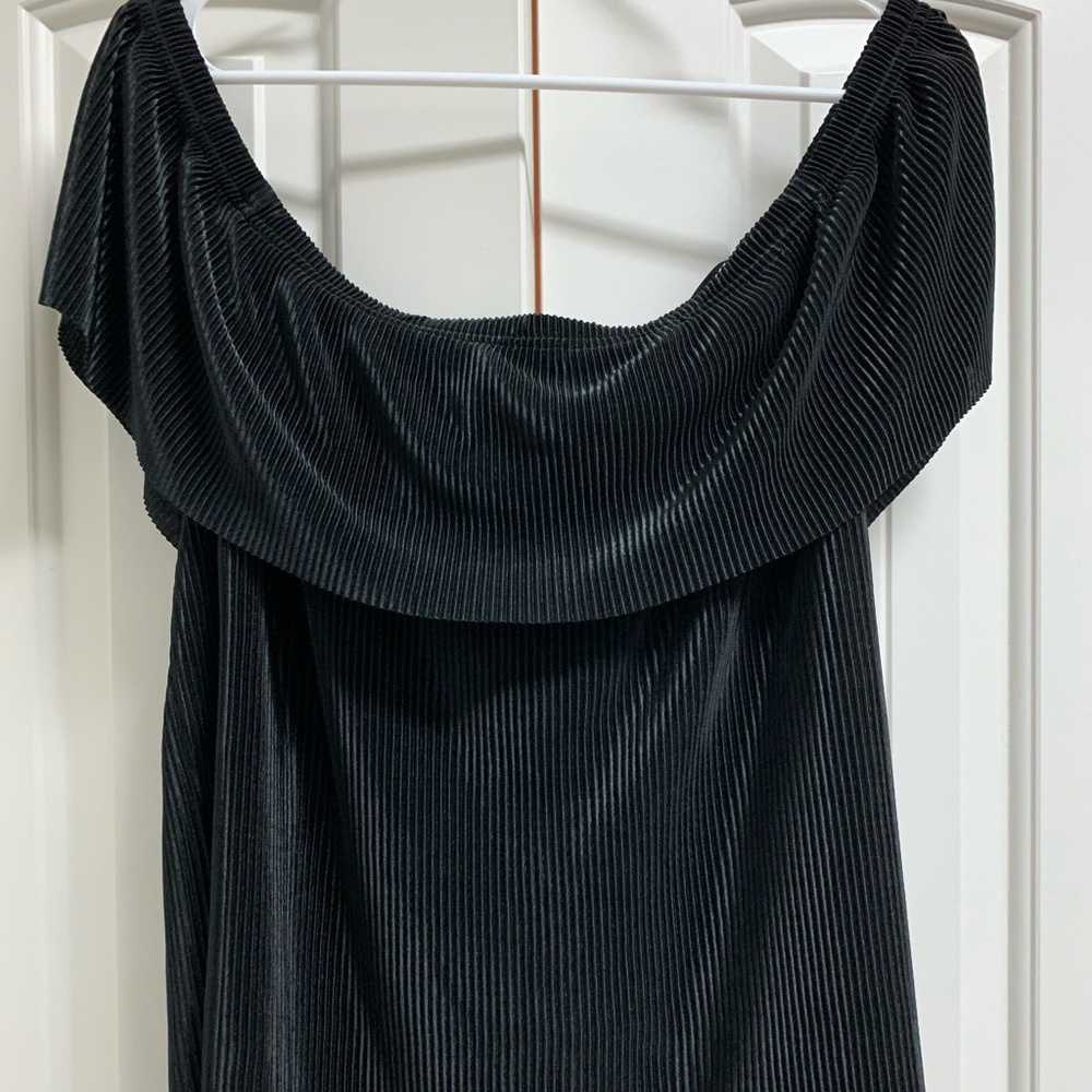 Ribbed off the shoulder